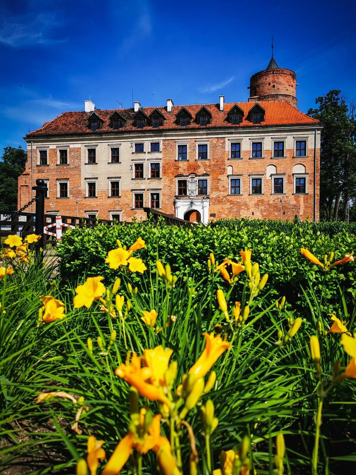 Zamek Uniejow Aparthotel Exterior foto