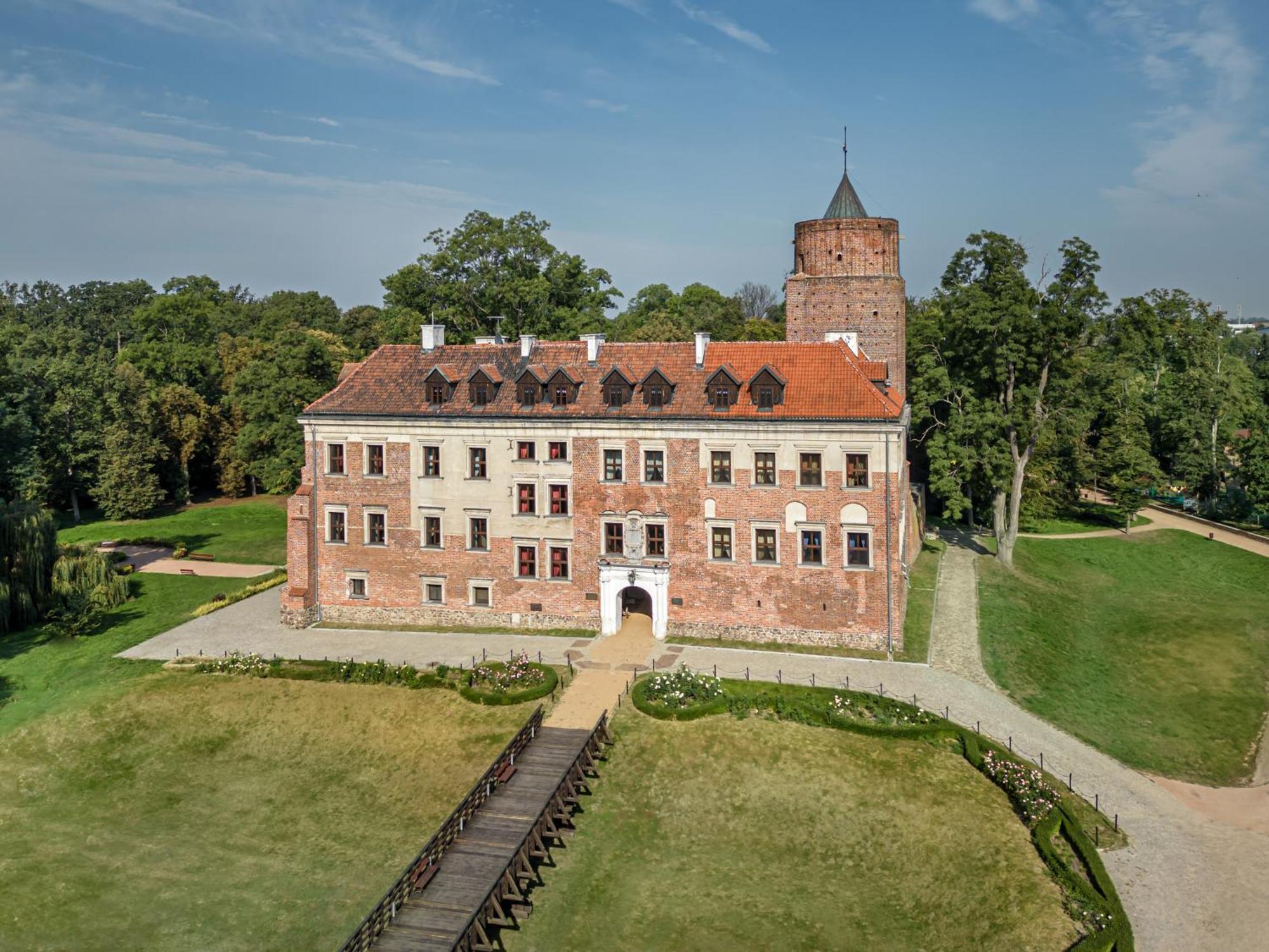 Zamek Uniejow Aparthotel Exterior foto